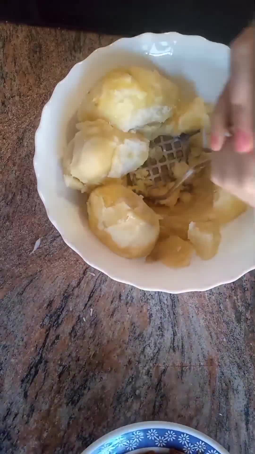 Foto del paso 2 de la receta: Patatas rellenas 🥔💣