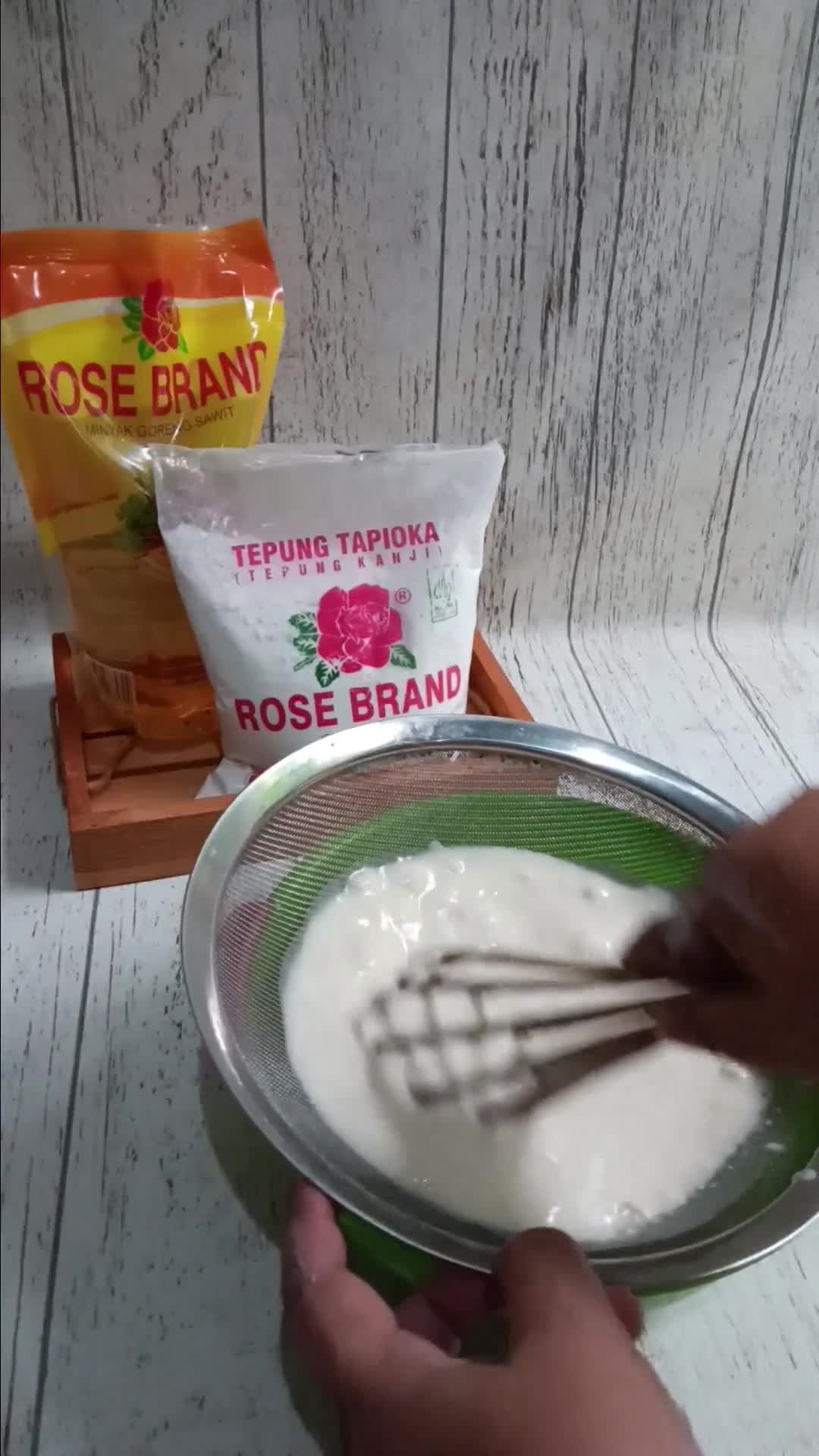 Foto langkah ke 7 dari resep Risoles rogout sayur lipat amplop dan segitiga.