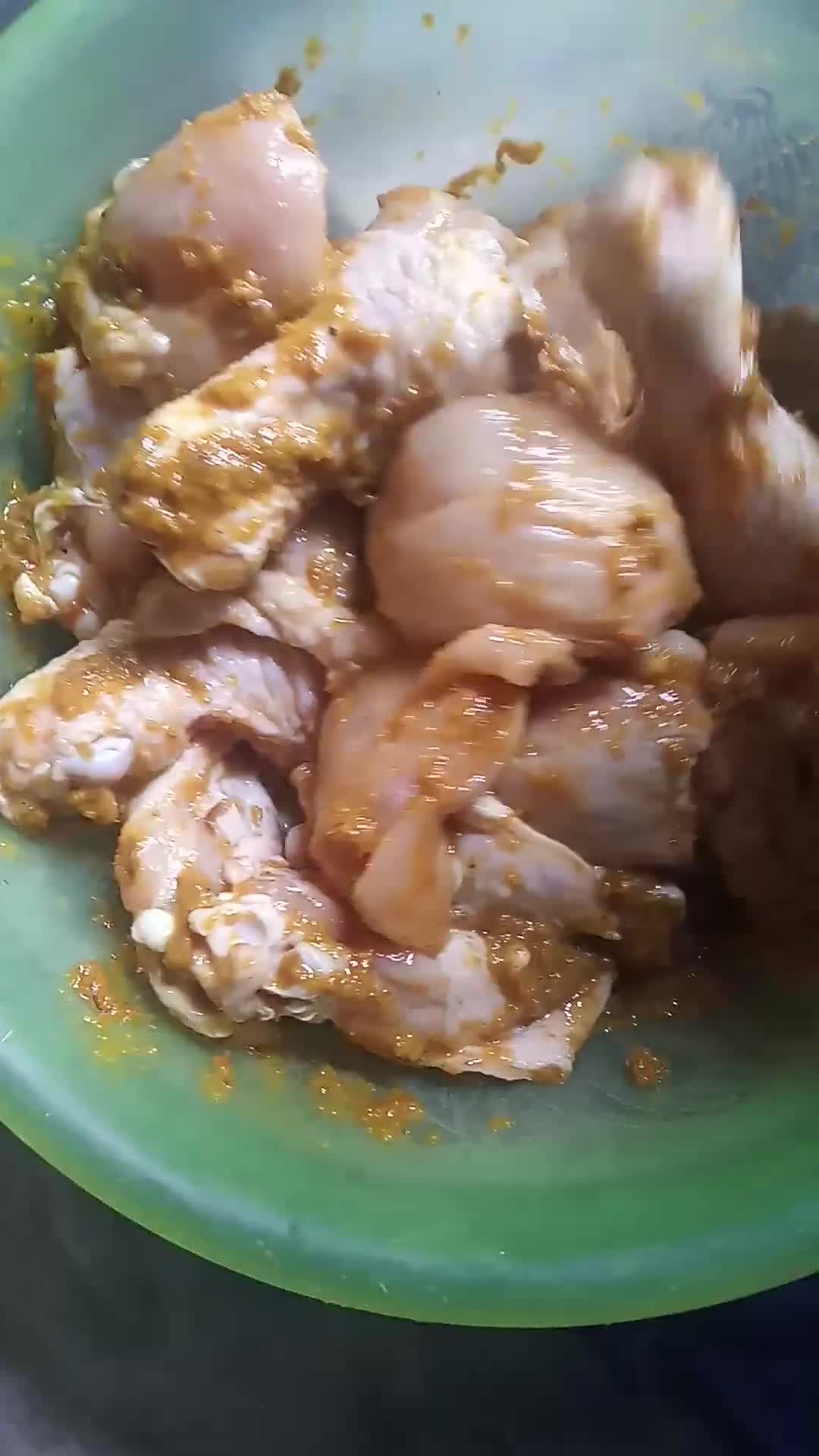 Foto langkah ke 3 dari resep Ayam Goreng Bawang.