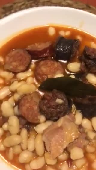 Foto del paso 10 de la receta: Potaje de alubias de bote, al estilo asturiano (con chorizo, morcilla y panceta)