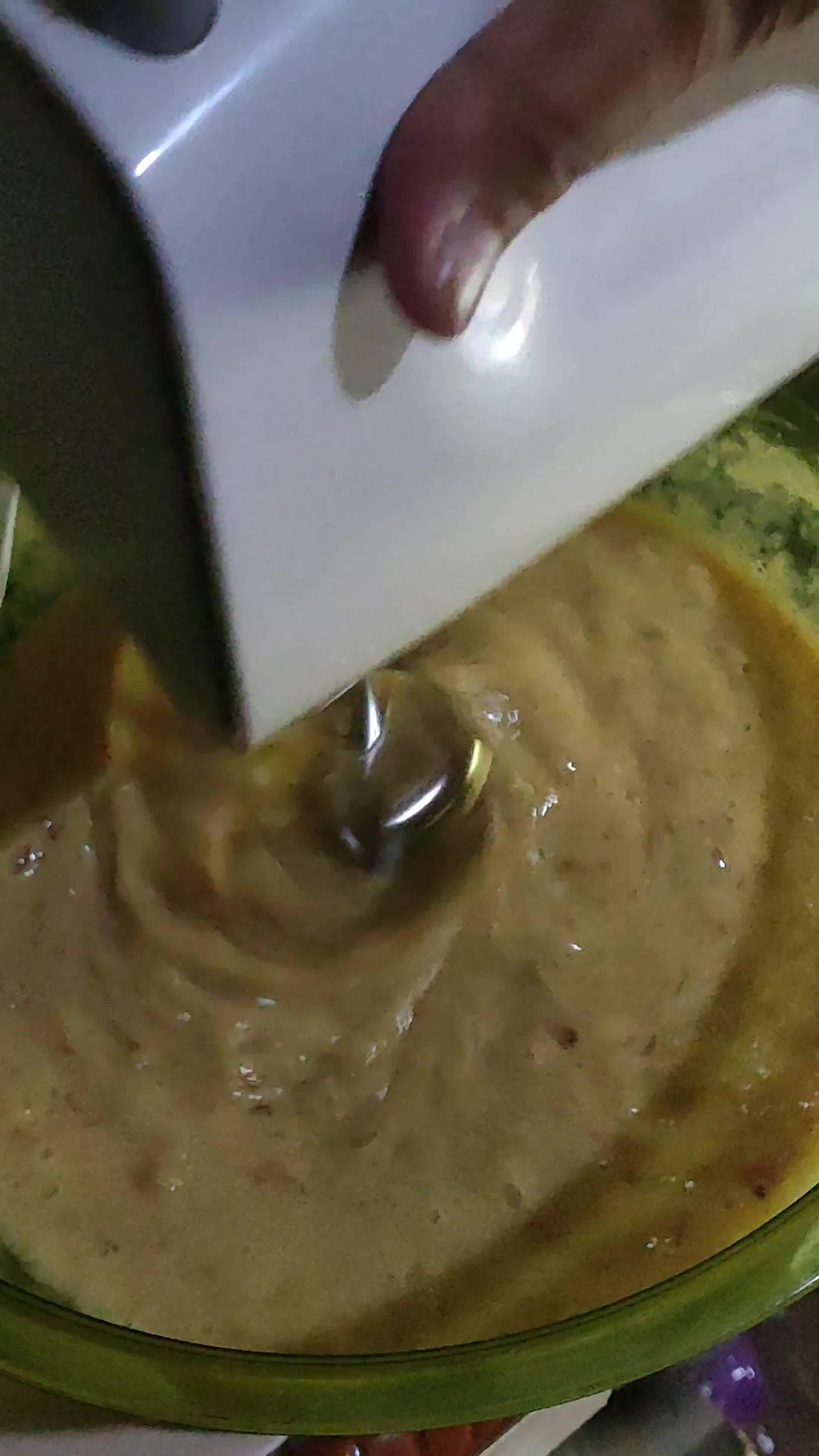 Foto langkah ke 2 dari resep Cheese Banana Bread.