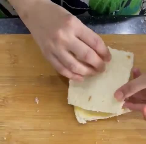 A picture of step 4 of Tandoori bread pockets.
