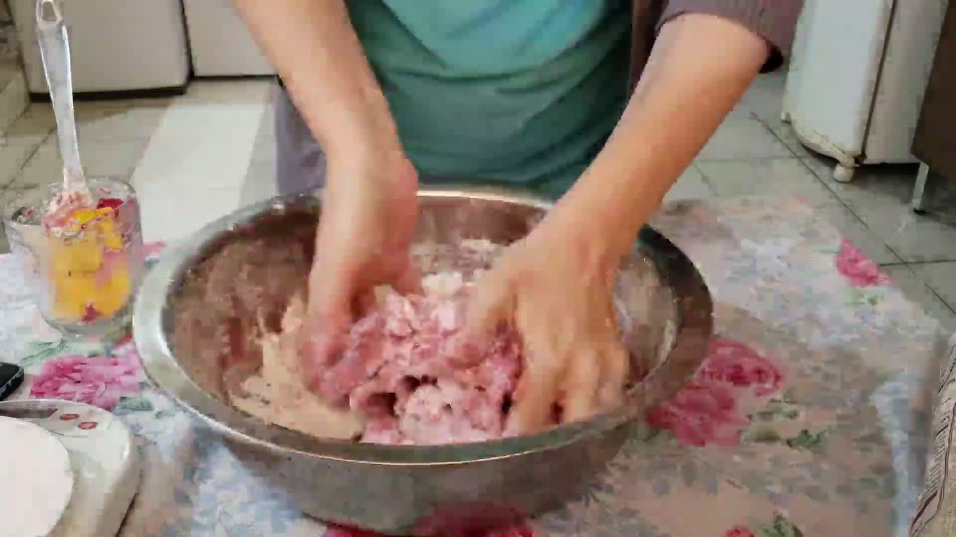 Foto del paso 3 de la receta: PAN ROSA 🌸| Pan de remolacha