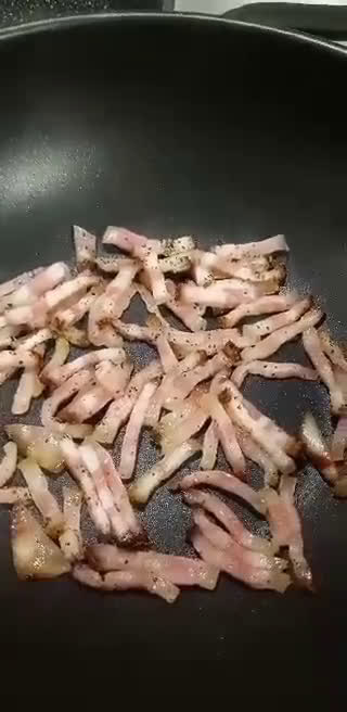 A picture of step 2 of Pumpkin Carbonara.