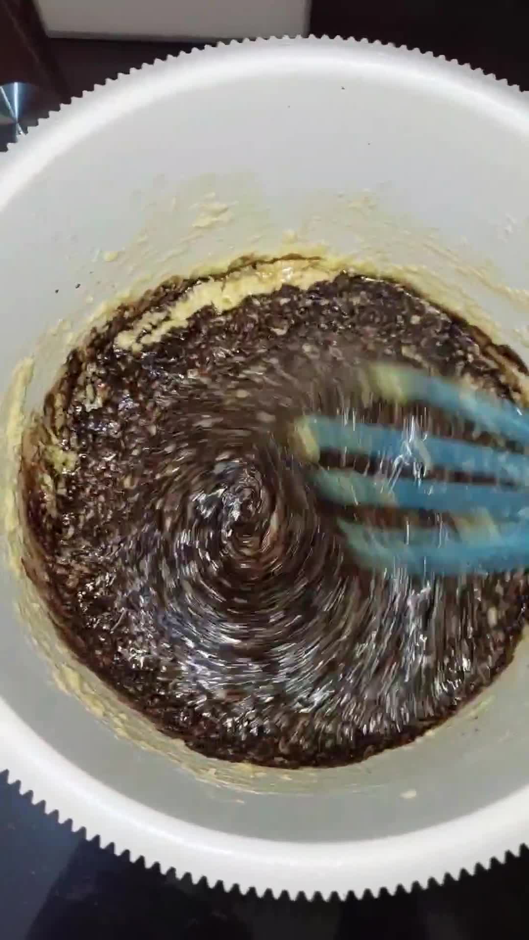 Foto langkah ke 4 dari resep Muffin Cokelat.