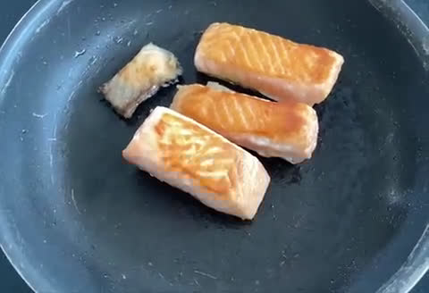 A picture of step 2 of Truffle Cream & Dill Salmon with Mashed Mix.