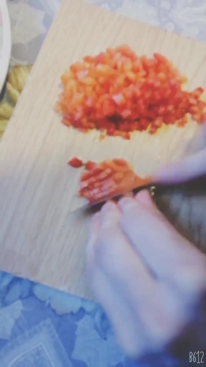 Foto del paso 2 de la receta: Arroz con azafrán acompañado de hamburguesa