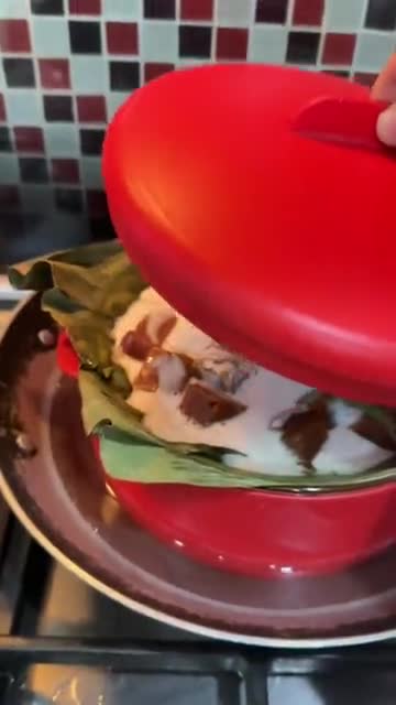 Foto langkah ke 2 dari resep Kue Keranjang Kukus Santan.