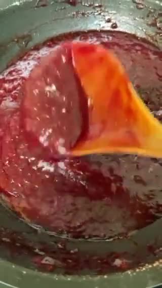 Foto langkah ke 3 dari resep Strawberry jam homemade.