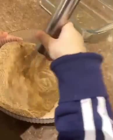 صورة لخطوة 1 من وصفة كيكة شوكولاتة 🍫