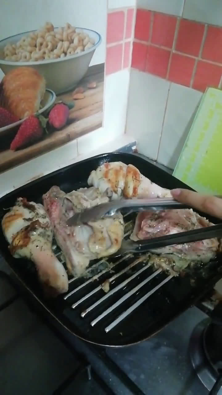 Foto del paso 3 de la receta: Pollo especial con hierbas y Cola-Cola 🌿😍🤤