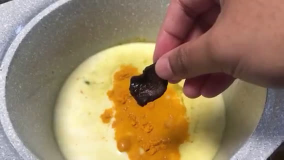 Gambar langkah 1 resipi Masak Lemak Cili Api Telur Masin.