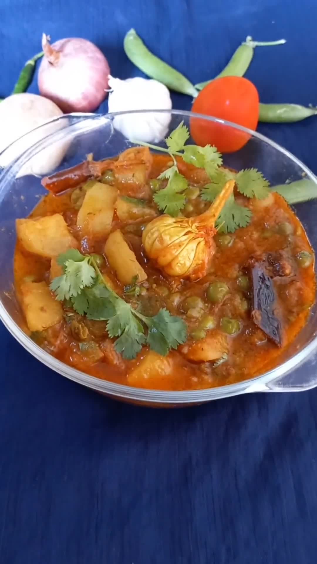 लहसुनी आलू मटर सब्जी (Lahsuni Aaloo Matar Sabji recipe in hindi) रेसिपी चरण 5 फोटो