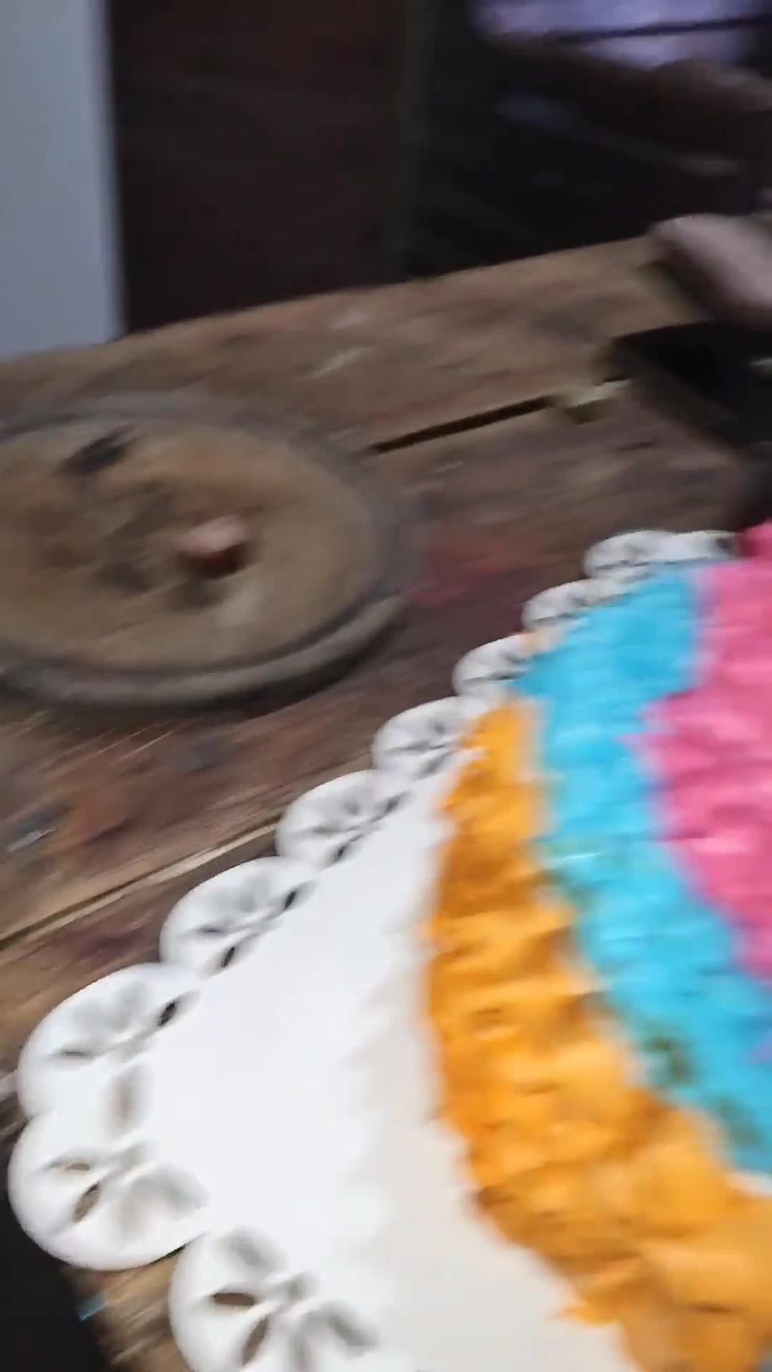 Foto del paso 13 de la receta: Torta monstruitos!! Para Isabella y Bianca!! Feliz día de la niñez!!❤️❤️❤️