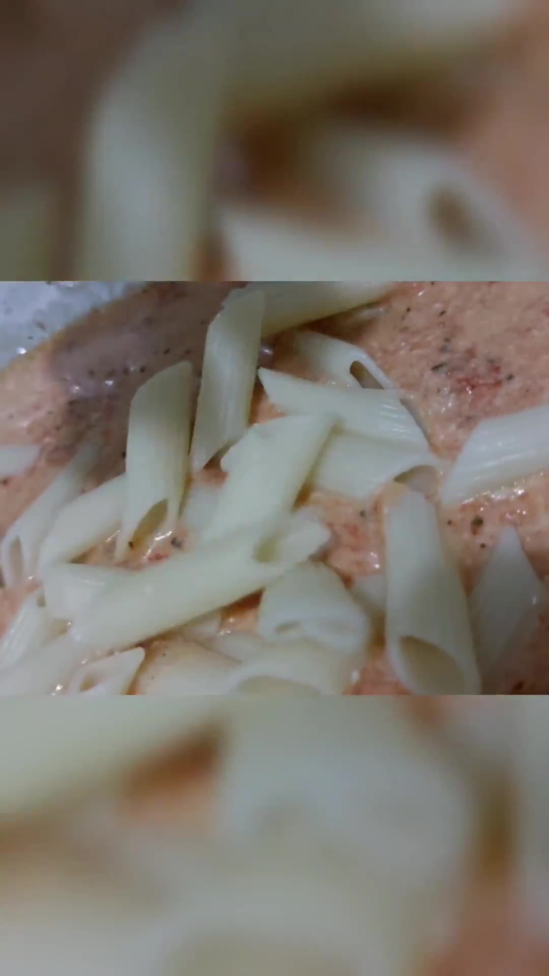 صورة لخطوة 2 من وصفة باستا فيتا 😋 معكرونة بالجبنة الفيتا 🍝