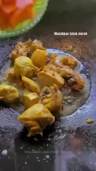 Gambar langkah 2 resipi Ayam Goreng Berlengas.