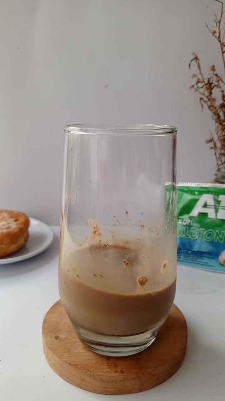 Foto langkah ke 2 dari resep Es Kopi Klepon.