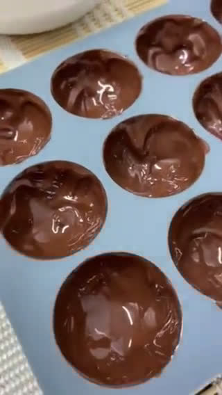 Foto del paso 1 de la receta: Hot chocolate bombs - Bombas de chocolate