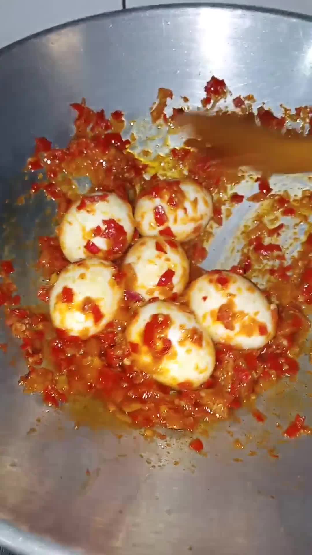 Foto langkah ke 7 dari resep Telur Ayam Sambal Balado.