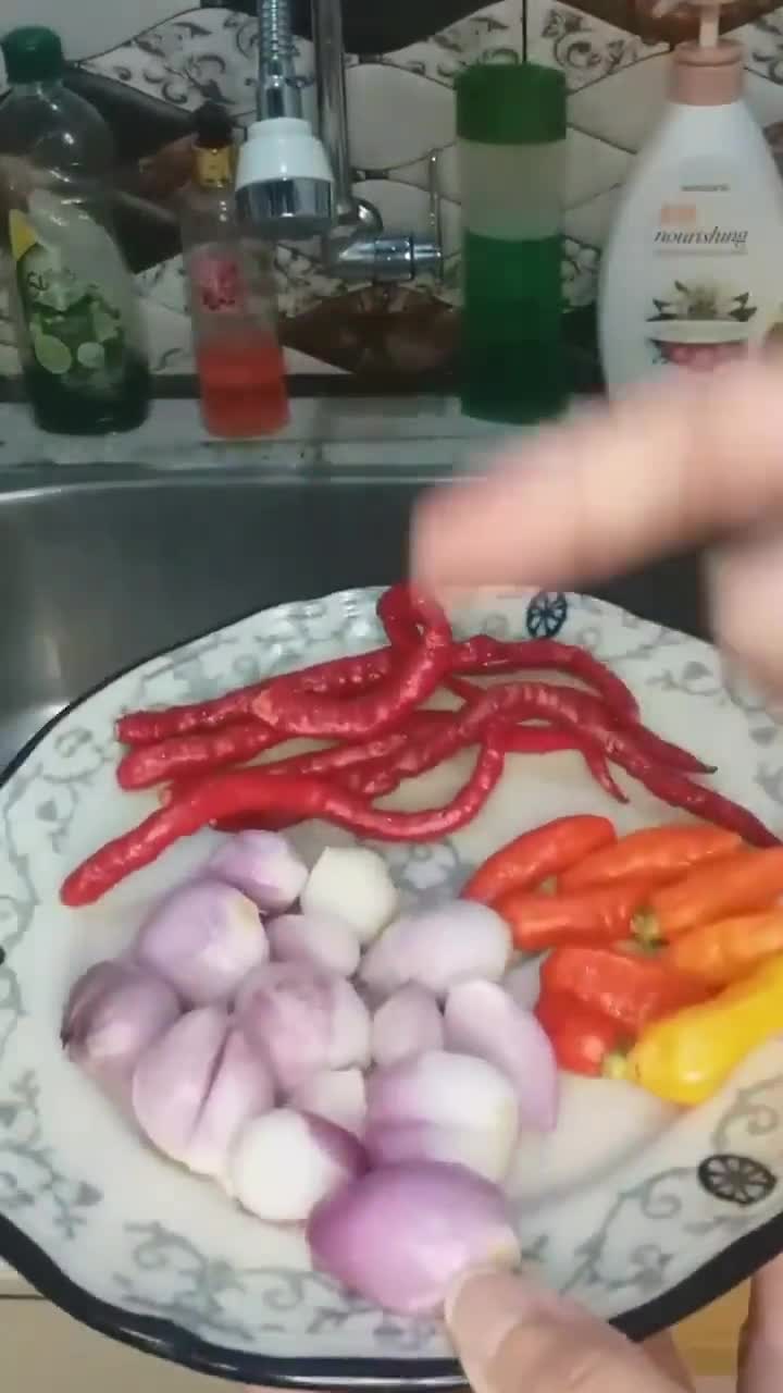 Foto langkah ke 1 dari resep 2. Nasi Goreng Malas Kwali Sat Set.