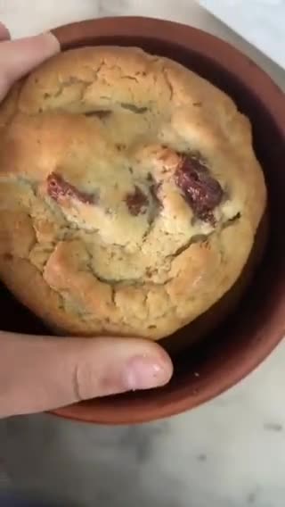 صورة لخطوة 3 من وصفة -حلا بمكونين ولذيذذ🍪🥜!