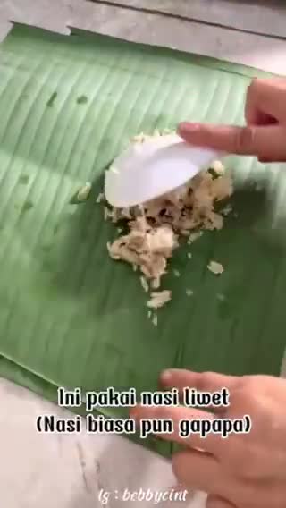 Foto langkah ke 6 dari resep Nasi bakar ayam tempe pedas.