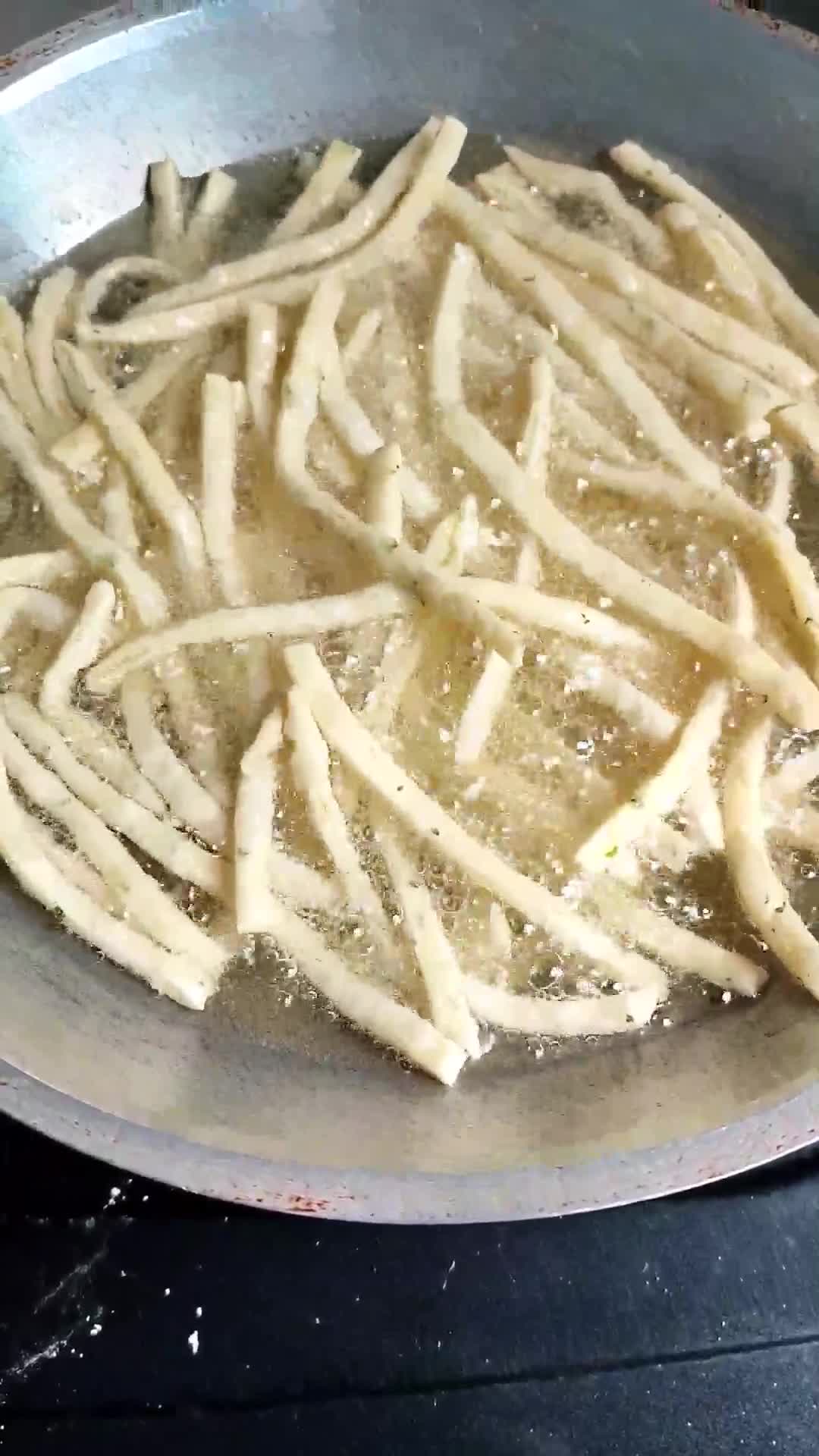 Foto langkah ke 5 dari resep Kue Bawang (Stick Bawang).