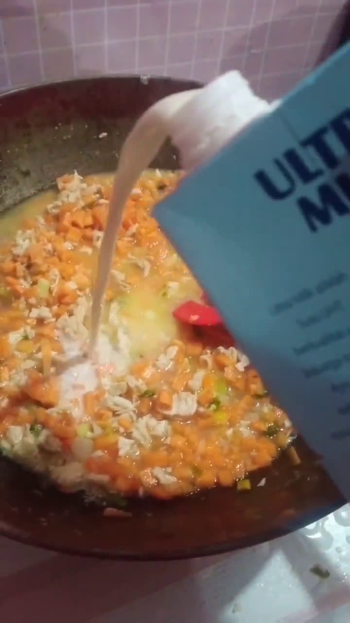 Foto langkah ke 2 dari resep Creamy Chicken Rogut.