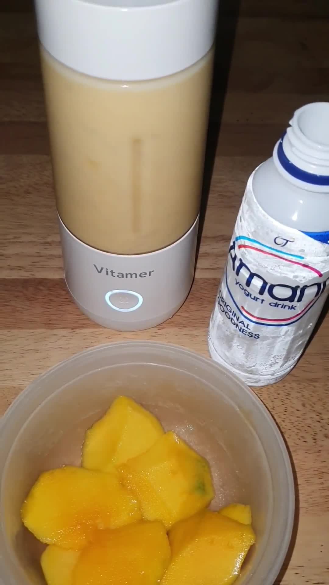 Foto langkah ke 3 dari resep Mango Yogurt + Chia Seeds 🥭🥭🥭.