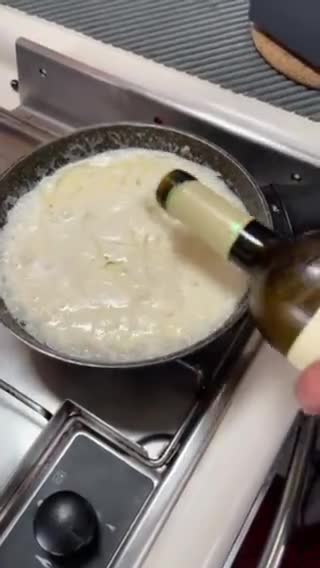 Foto del paso 3 de la receta: Mejillones a la crema