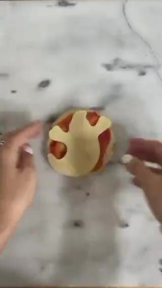 Foto del paso 1 de la receta: Mini pizzas de fantasma para lonchera