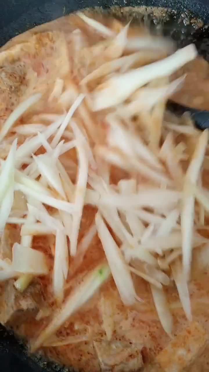 Foto langkah ke 2 dari resep Jangan Telo Gantung Pedes.