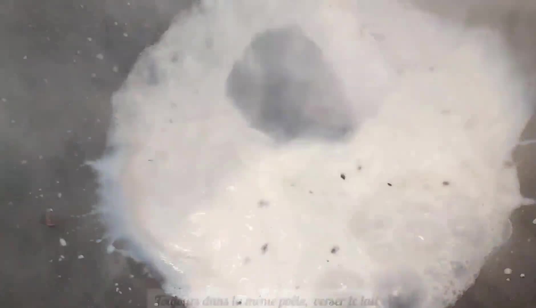 Une image de l'étape 4 de Pâtes à la crème de gorgonzola, lardons et noix.
