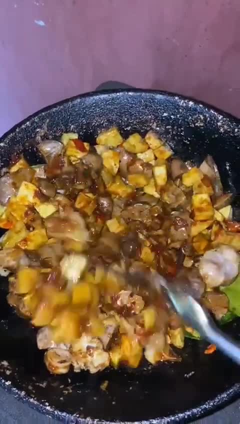 Foto langkah ke 6 dari resep Sambal Goreng Ati Ampela & Kentang.