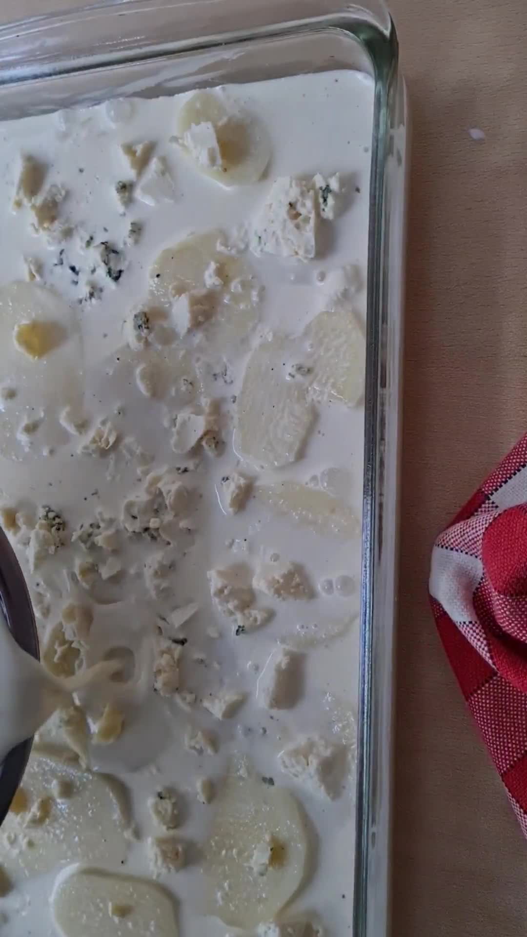 Foto del paso 4 de la receta: Papas a la crema con queso azul 🇫🇷 inspirada en receta francesa Gratin dauphinois (*) 🇫🇷