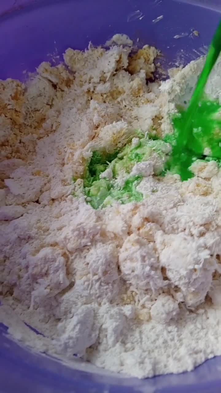 Foto langkah ke 3 dari resep Wingko Tape Pandan.