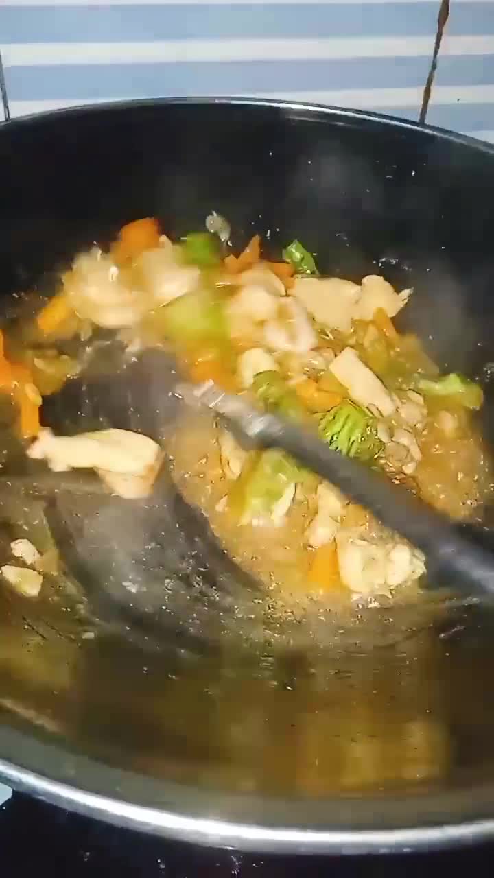 Foto langkah ke 6 dari resep Brokoli wortel Ayam saos tiram.