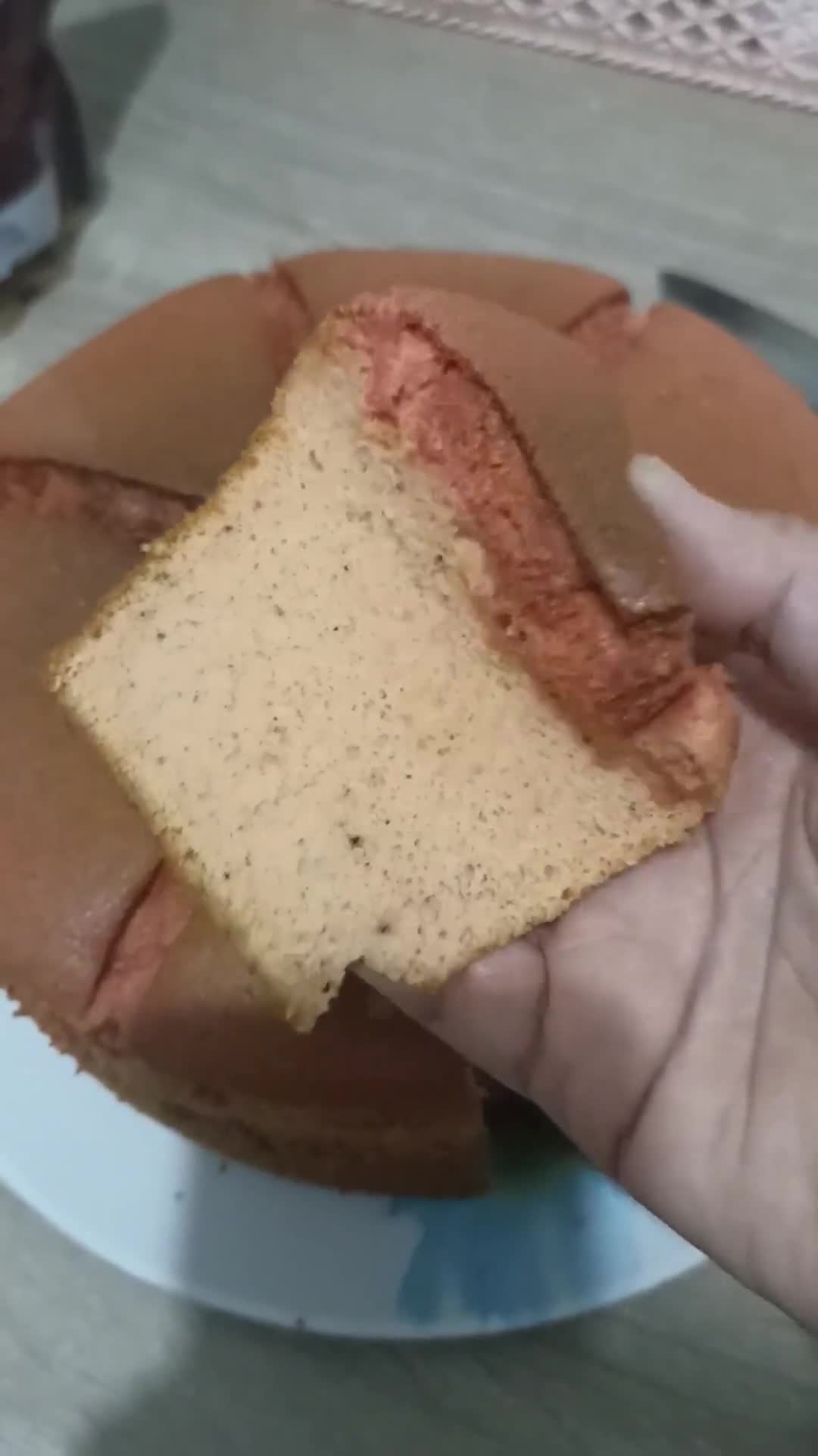 Foto langkah ke 6 dari resep Chiffon Buah Naga.