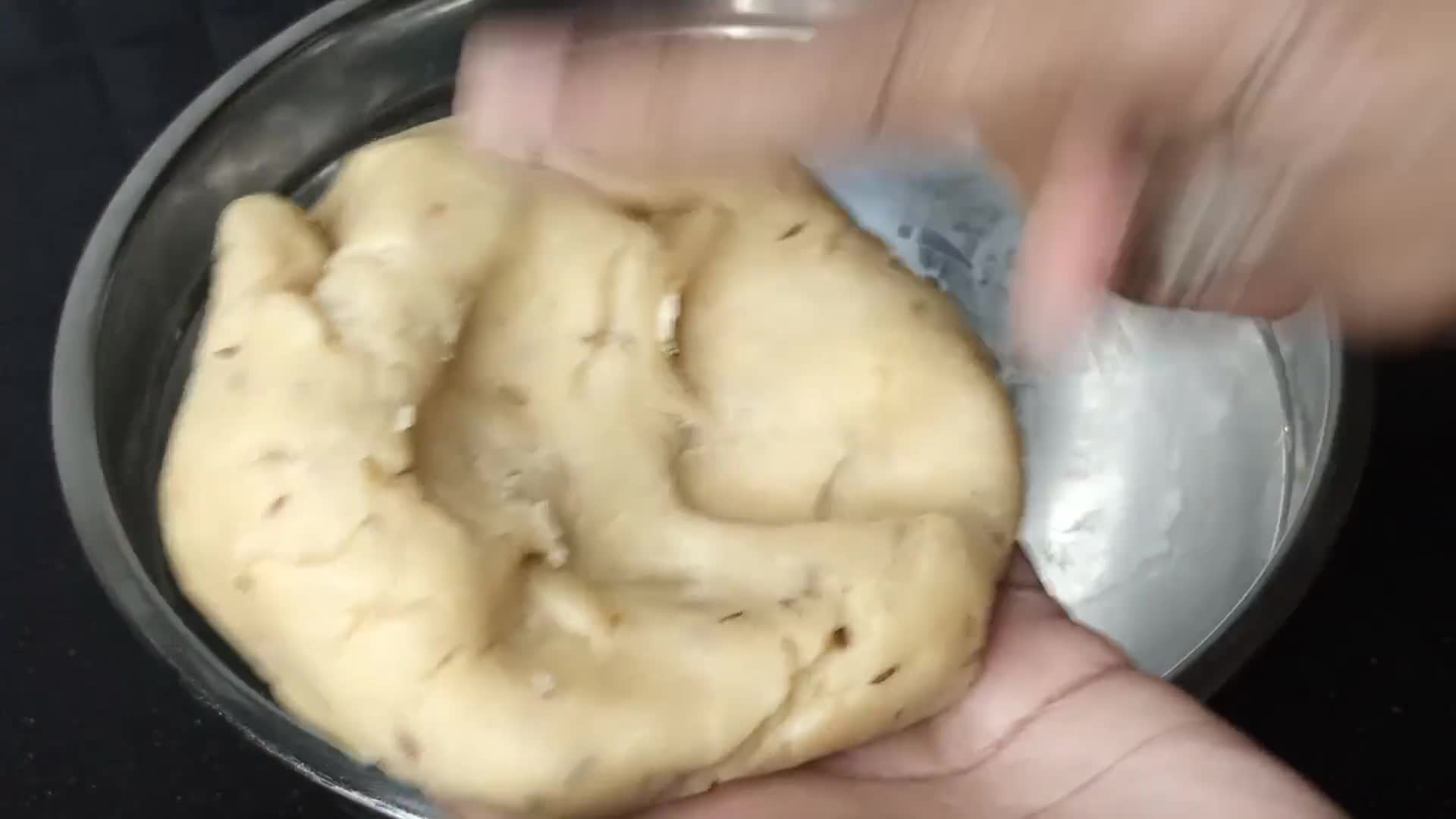 A picture of step 3 of Aloo Ke samosay.