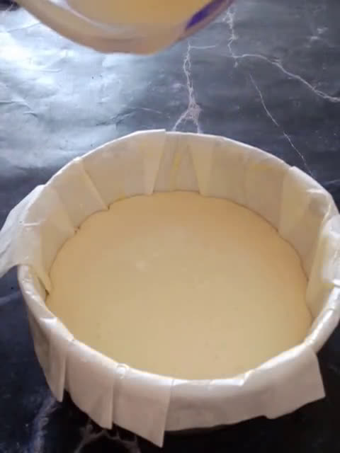 Gambar langkah 2 resipi Burnt Cheese Cake Mudah Hanya Dengan Blender Sahaja.
