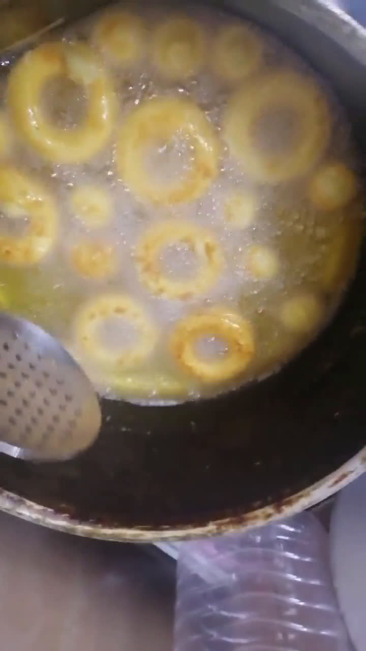 صورة لخطوة 4 من وصفة دونات بطاطس لذيذه 🍩