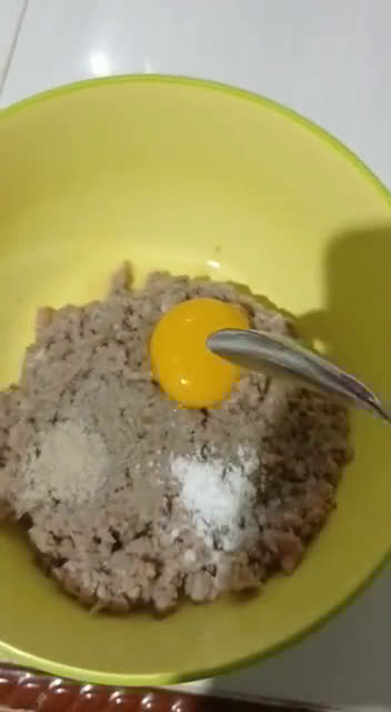 Foto langkah ke 1 dari resep Bola - Bola Daging.