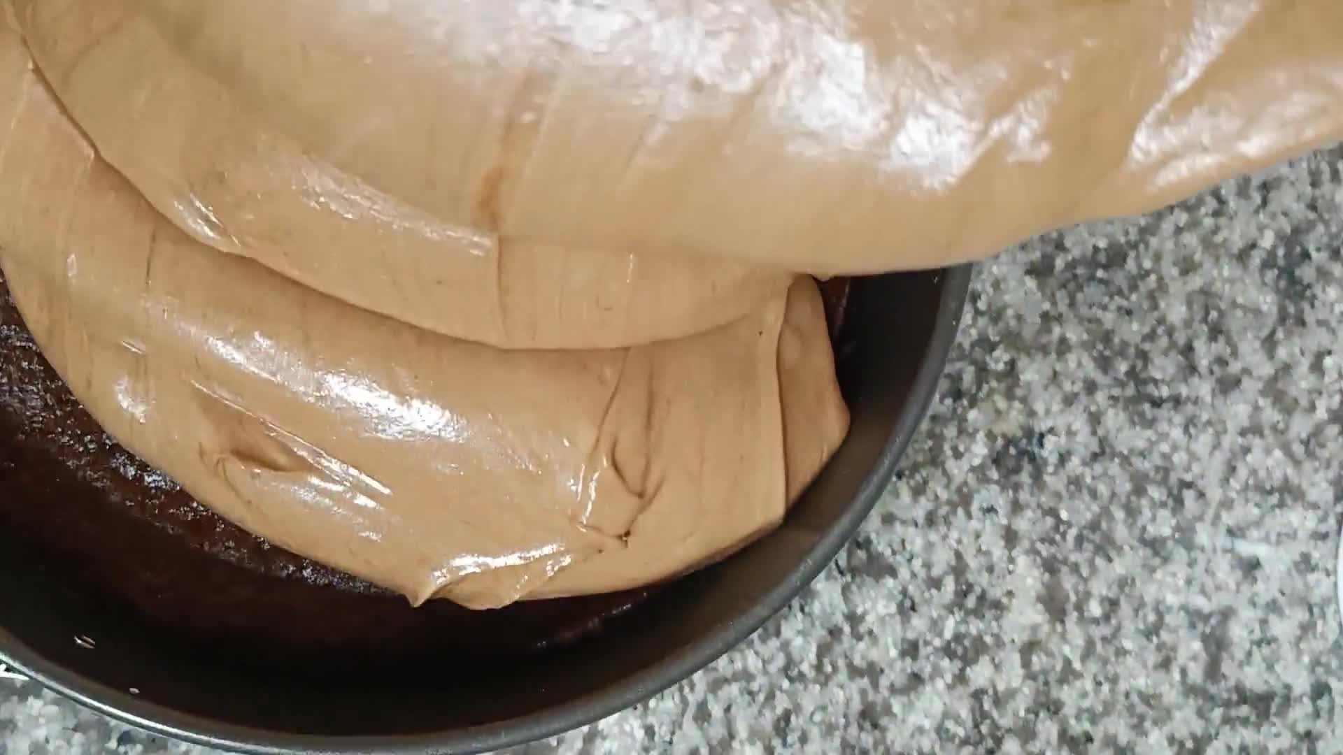 صورة لخطوة 3 من وصفة كيكة ديسباسيتو بموس شكولا