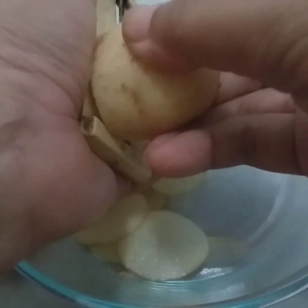 Foto langkah ke 2 dari resep Keripik Kentang Renyah | Crunchy Potato.