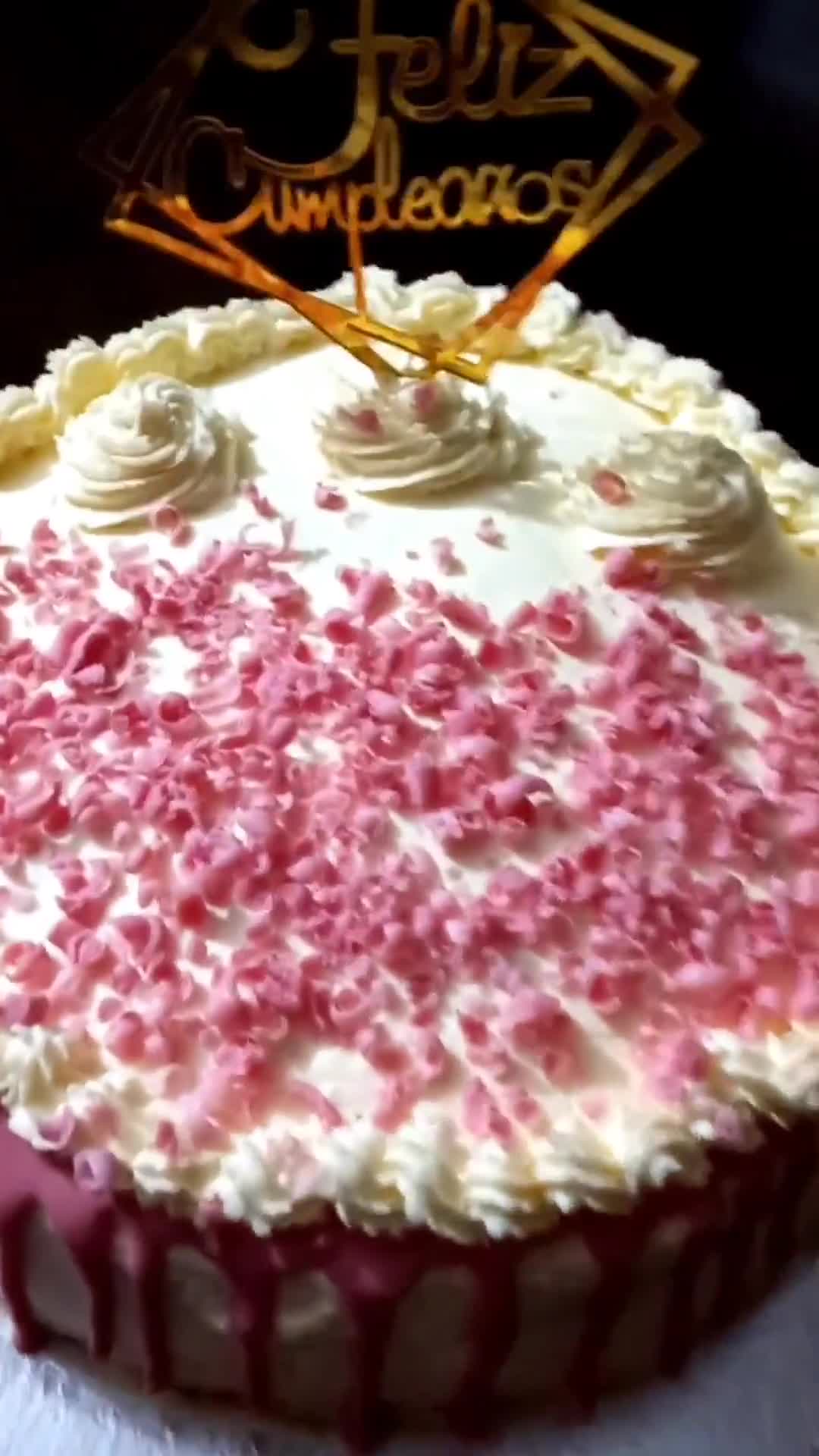Foto del paso 5 de la receta: Torta de Cumpleaños 🎂💃🥰