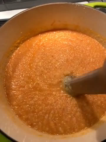 A picture of step 5 of Cauliflower and Carrot Soup.