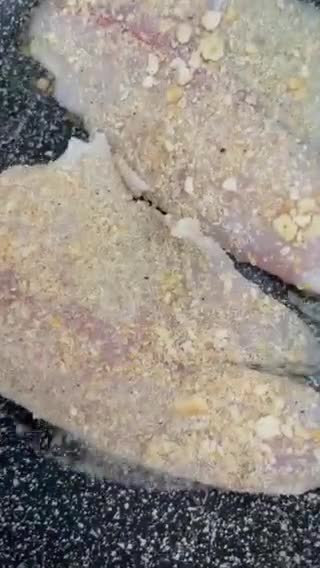 A picture of step 2 of Mac&Cheese Cream Cracker Fish Fillet.