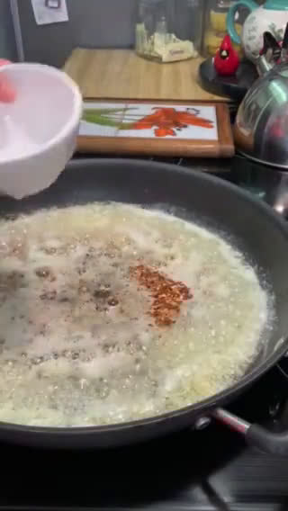 Foto del paso 3 de la receta: Camarones Al Mojo de Ajo #lacocinadeconsuelo