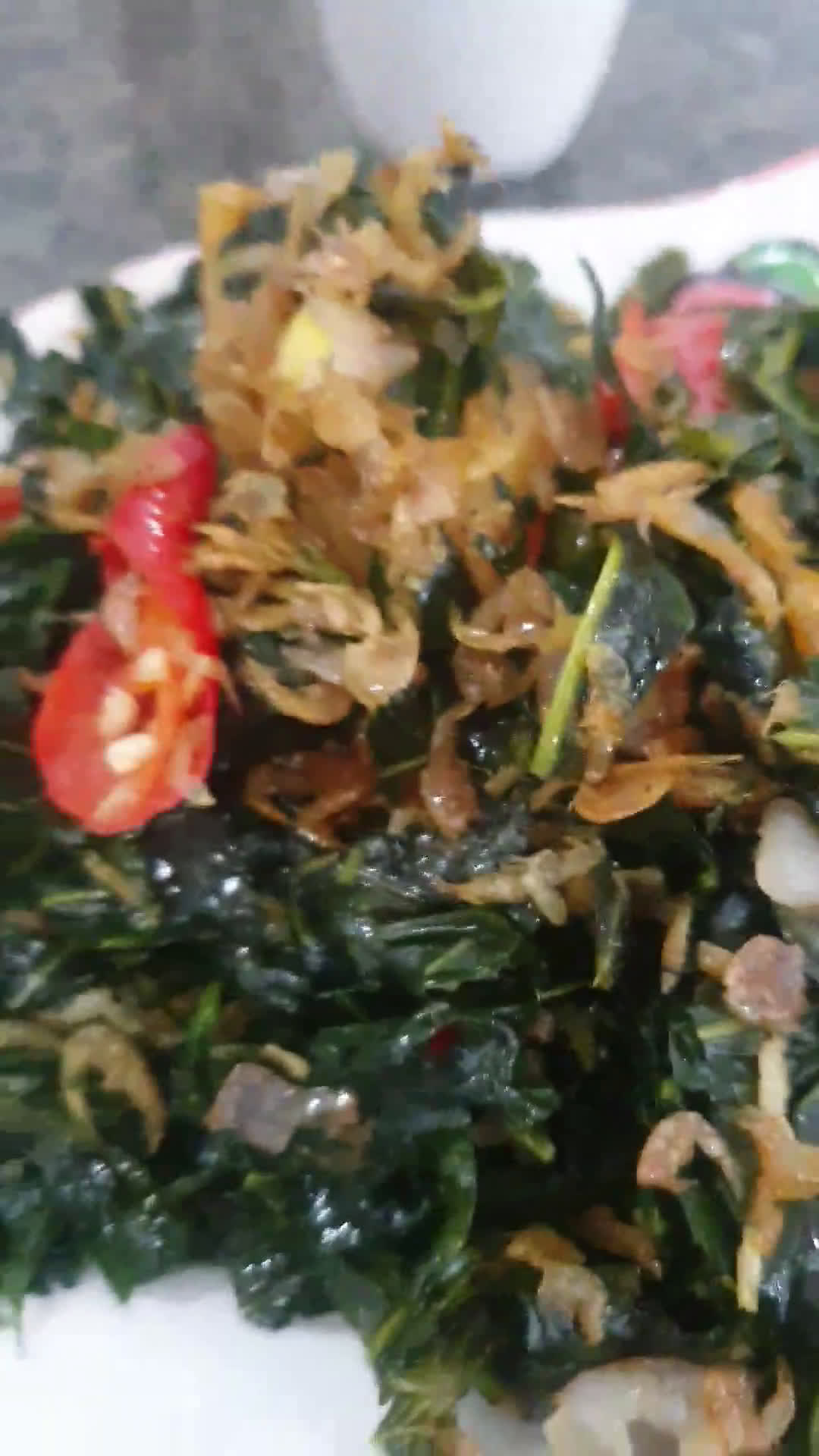 Foto langkah ke 3 dari resep Tumis Daun Pepaya Jepang.