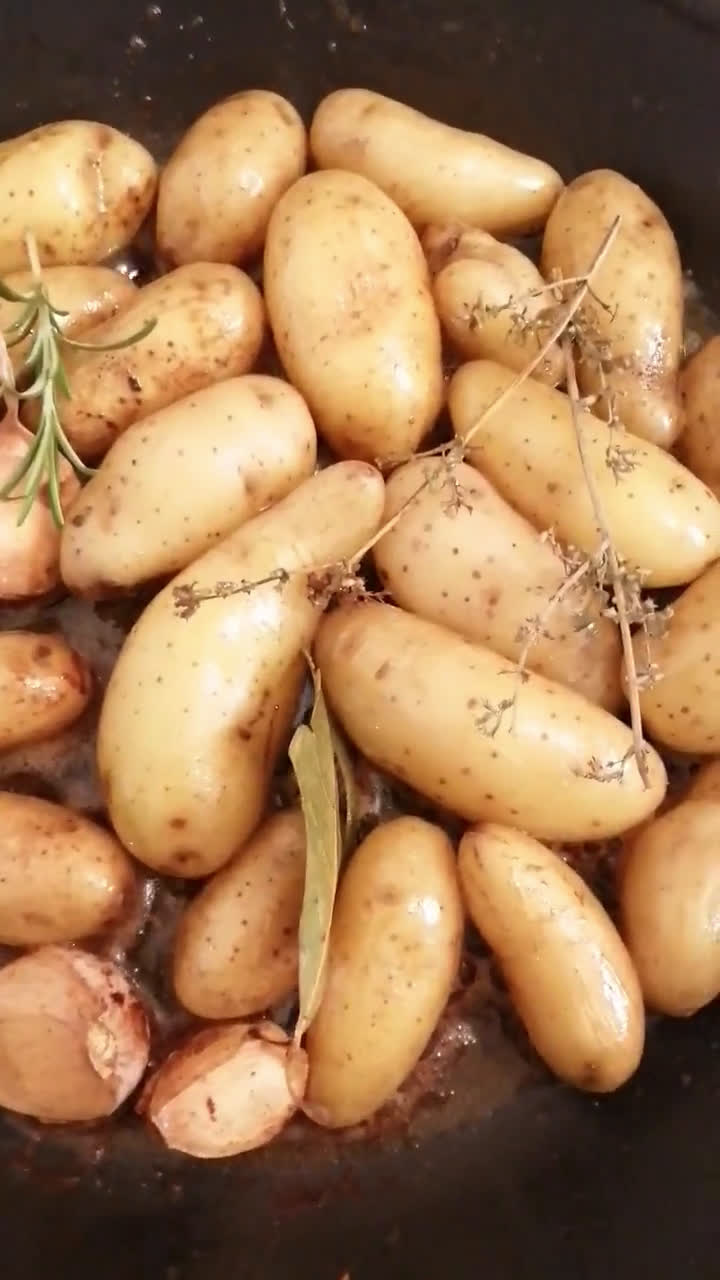 Une image de l'étape 3 de Pommes de terre ratte du touquet🥔.
